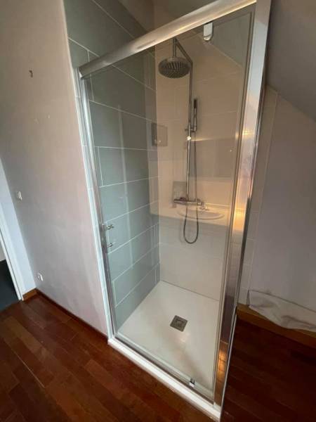Rénovation d'une douche suite à un dégât des eaux
