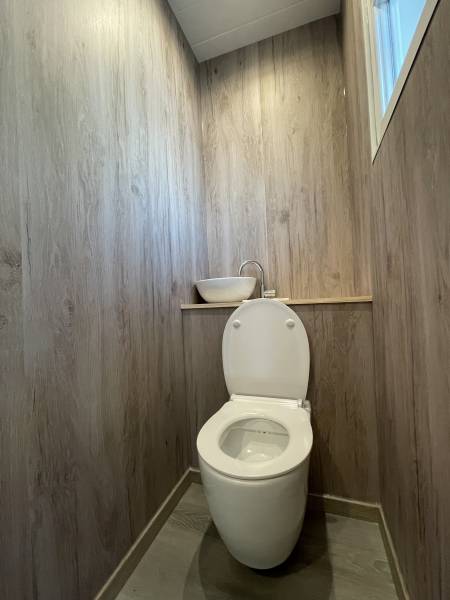 Installation d'un WC suspendu à Elbeuf